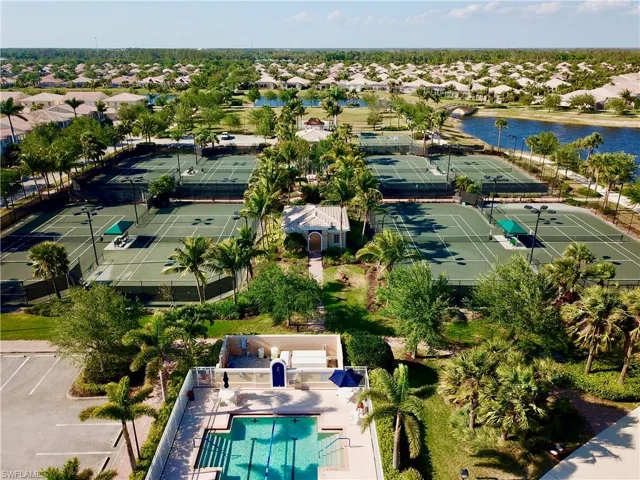 8578 Veronawalk Cir, Naples, Florida 34114