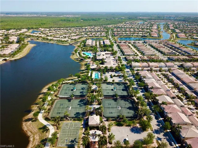 8578 Veronawalk Cir, Naples, Florida 34114
