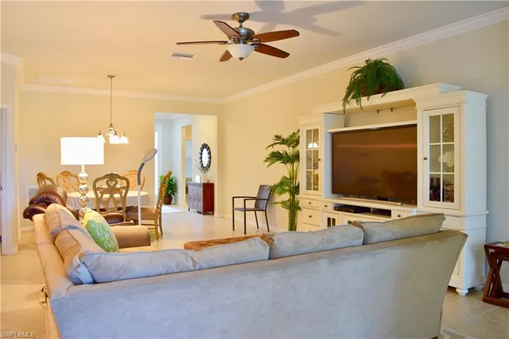 8578 Veronawalk Cir, Naples, Florida 34114