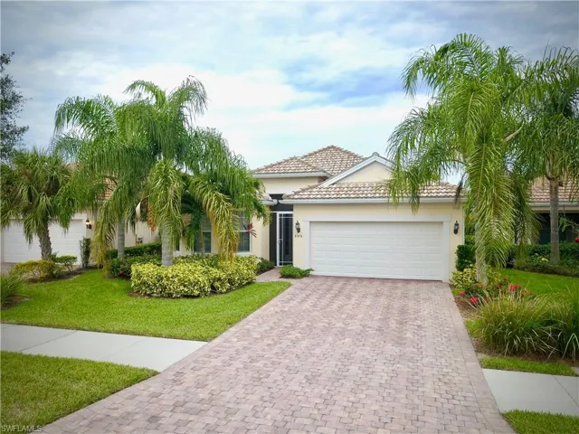 8578 Veronawalk Cir, Naples, Florida 34114