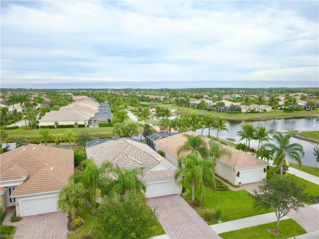 8578 Veronawalk Cir, Naples, Florida 34114