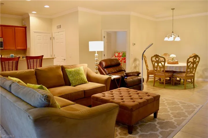 8578 Veronawalk Cir, Naples, Florida 34114