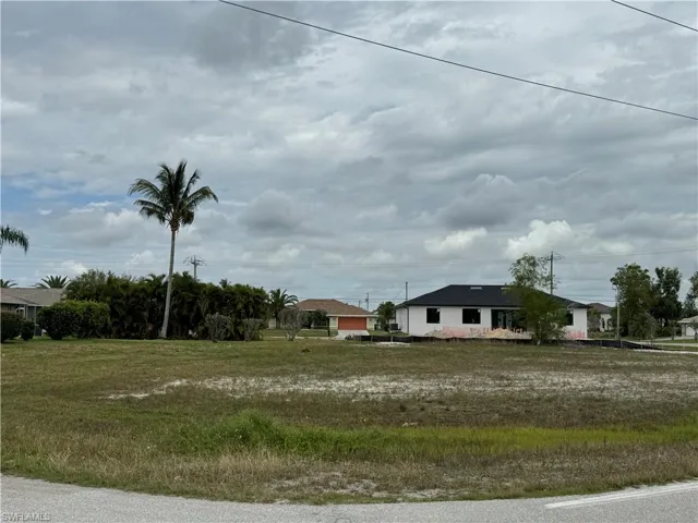 2507 Gleason PKWY, CAPE CORAL FL 33914