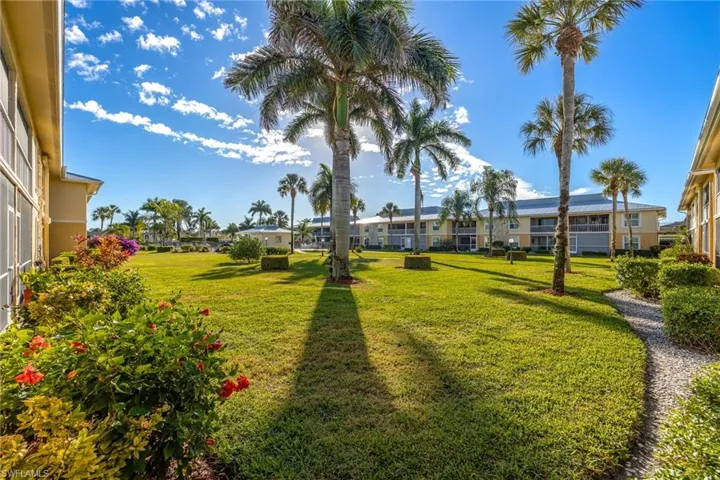 401  Charlemagne  BLVD, Naples, FL 34112