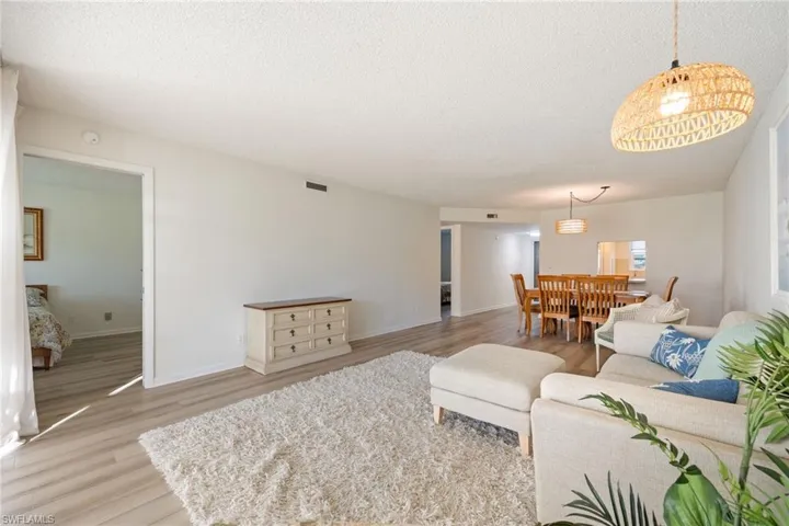401  Charlemagne  BLVD, Naples, FL 34112