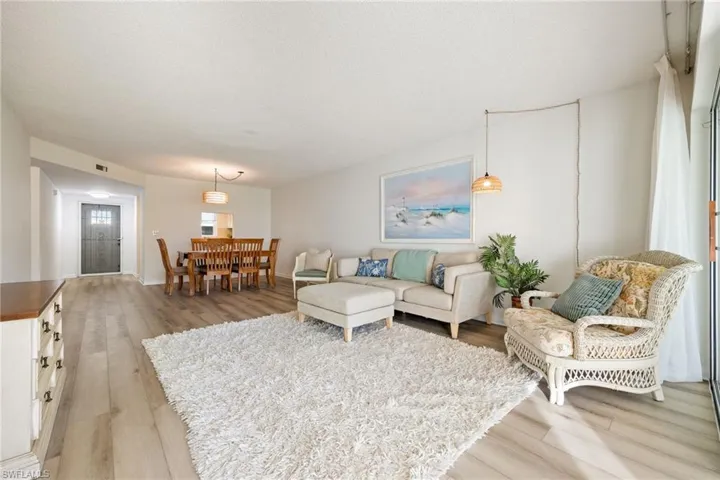 401  Charlemagne  BLVD, Naples, FL 34112