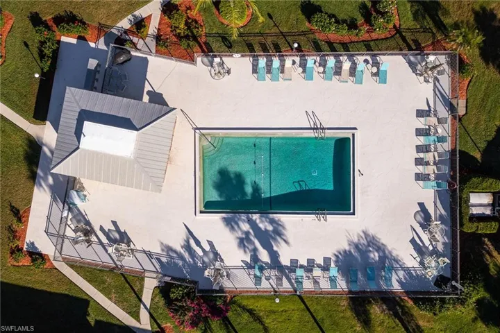 401  Charlemagne  BLVD, Naples, FL 34112