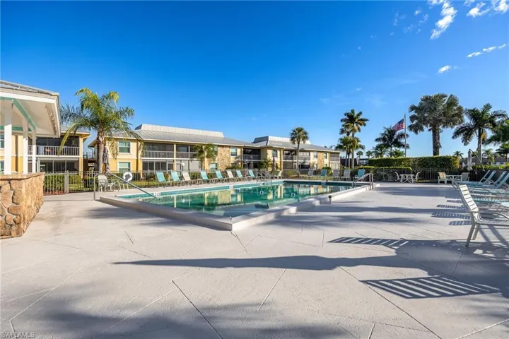 401  Charlemagne  BLVD, Naples, FL 34112