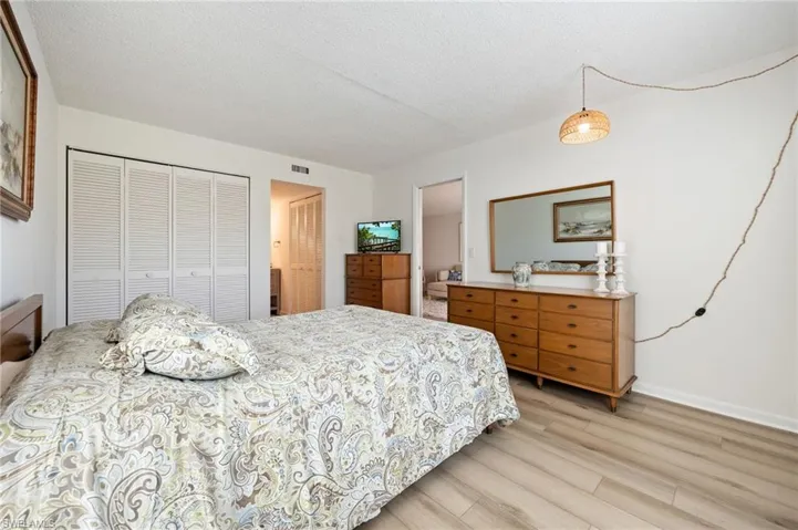 401  Charlemagne  BLVD, Naples, FL 34112