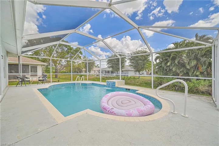 9232 Cypress Dr N, Fort Myers, Florida 33967