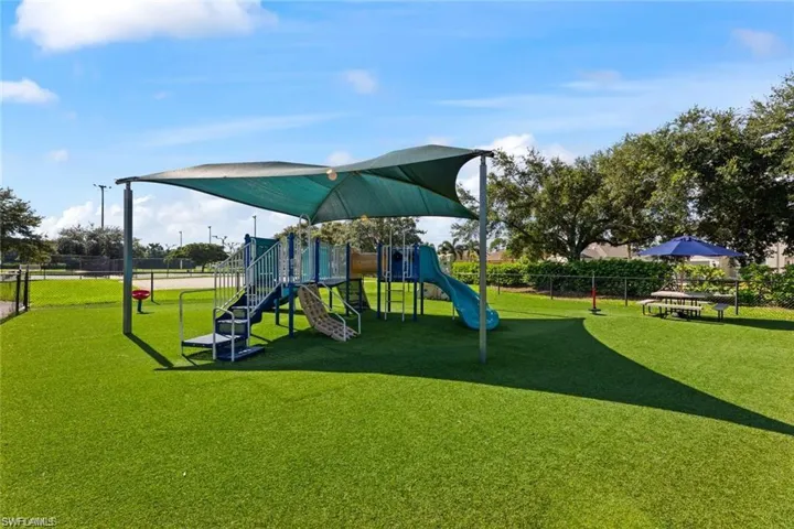 Shaded play ground structure