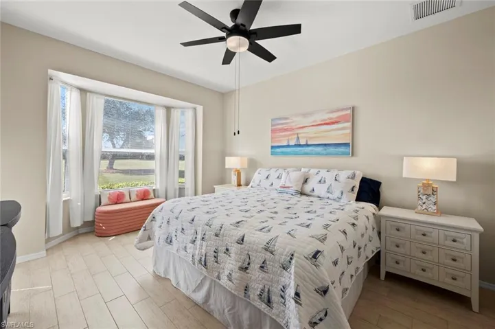 Master bedroom w/bay window