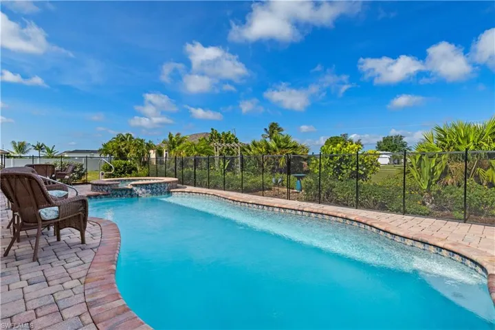 Enjoy watching the butterflies, rabbits and birds while relaxing in the warm water.