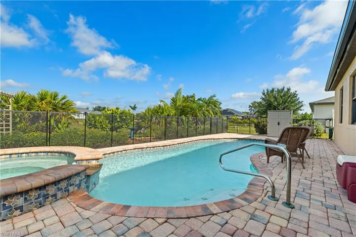 This is FLORIDA living at it's best!