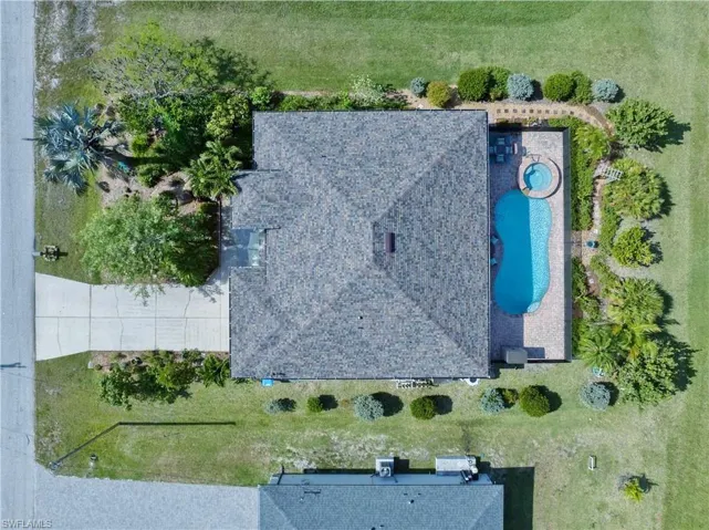 Florida friendly yards conserve water!
