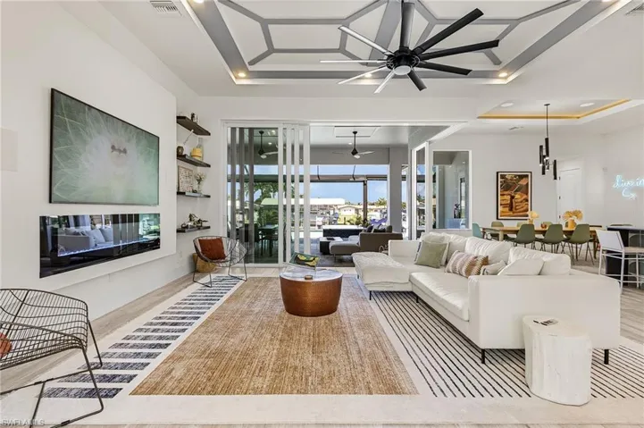 Zero-Corner Sliders offering an unobstructed view of the pool and dock