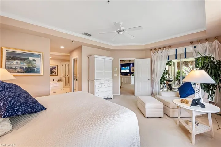 king bed