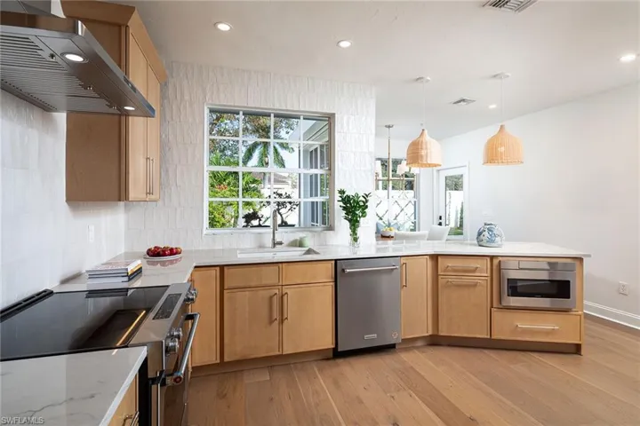3736  Rachel  LN, Naples, FL 34103