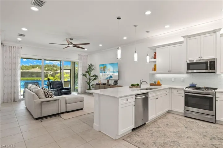 28550  Lobos  CIR, Bonita Springs, FL 34135