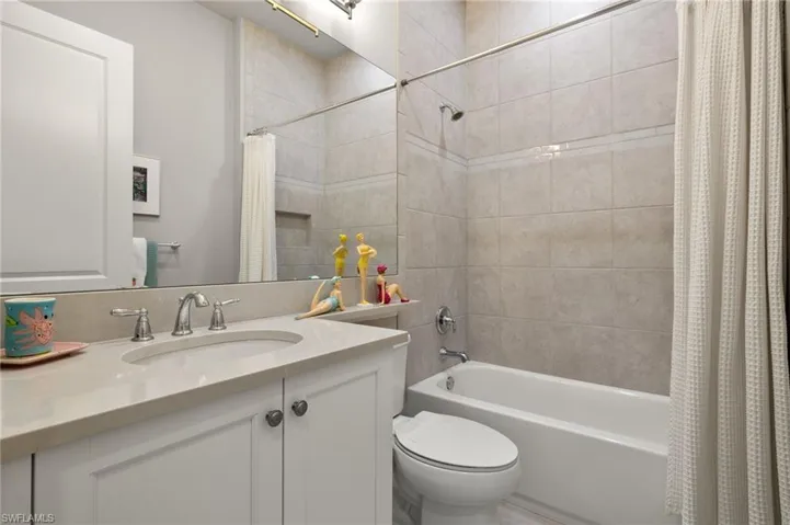 28550  Lobos  CIR, Bonita Springs, FL 34135