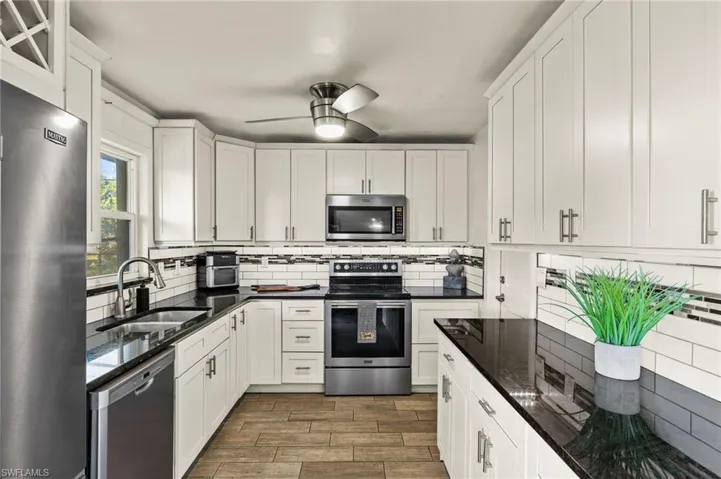 1526 Se 42nd St, Cape Coral Fl 33904