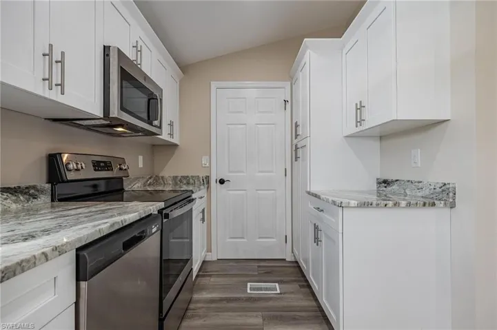 17701  Pronghorn  ST, Alva, FL 33920