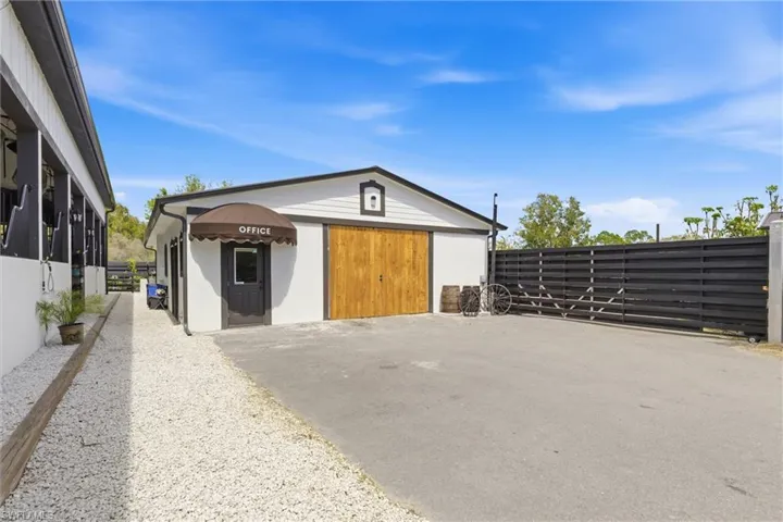17701  Pronghorn  ST, Alva, FL 33920