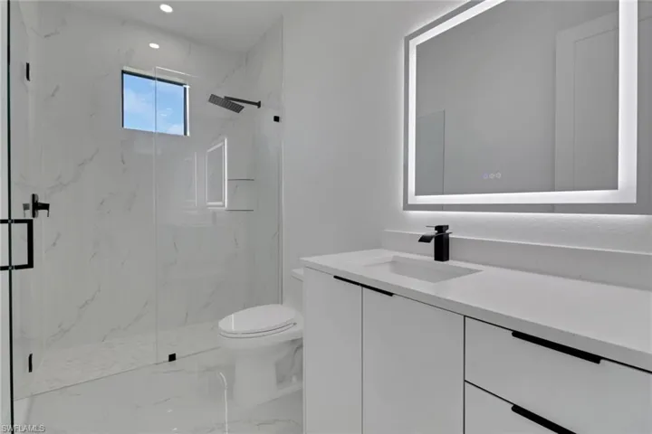 928/930 Ne 8th Pl, Cape Coral, Florida 33909