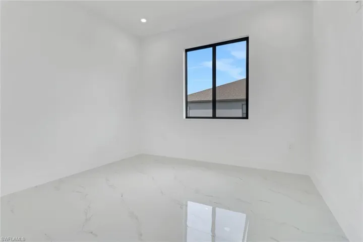 928/930 Ne 8th Pl, Cape Coral, Florida 33909