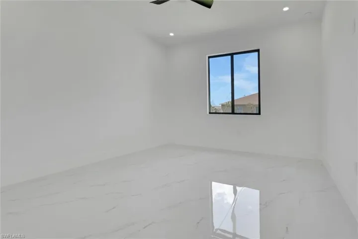 928/930 Ne 8th Pl, Cape Coral, Florida 33909