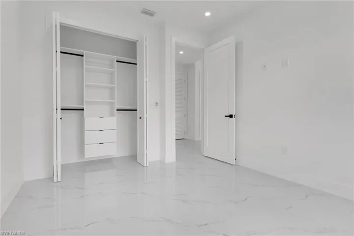 928/930 Ne 8th Pl, Cape Coral, Florida 33909