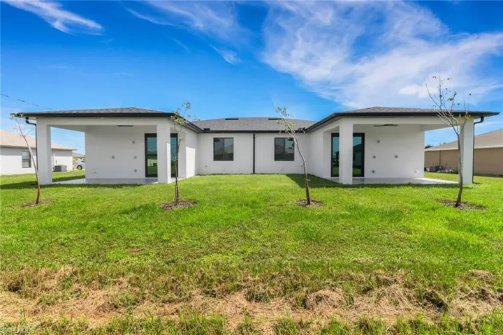 928/930 Ne 8th Pl, Cape Coral, Florida 33909