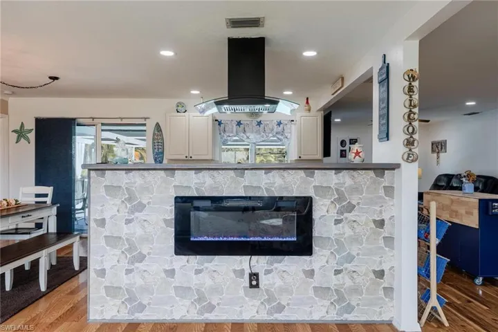 1513  Cambridge  LN, Fort Myers, FL 33919
