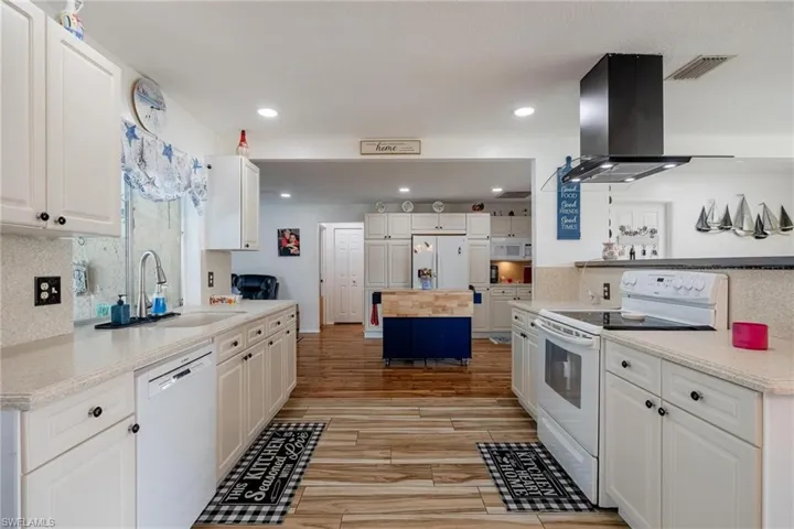 1513  Cambridge  LN, Fort Myers, FL 33919