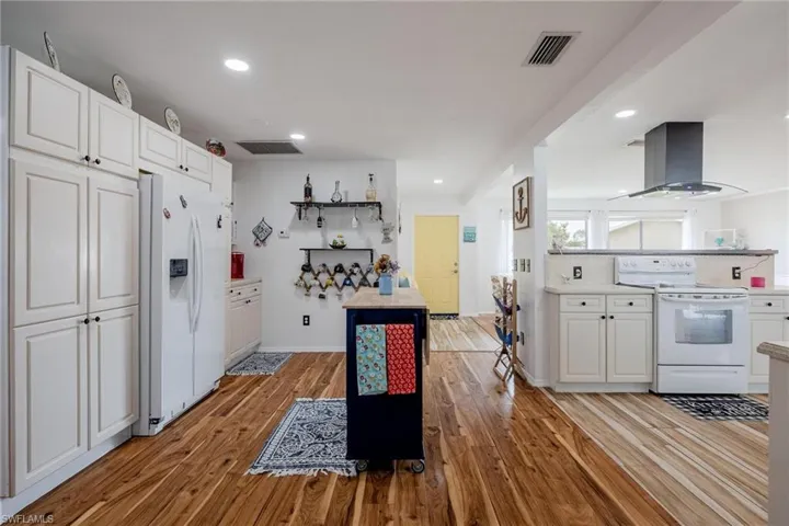 1513  Cambridge  LN, Fort Myers, FL 33919
