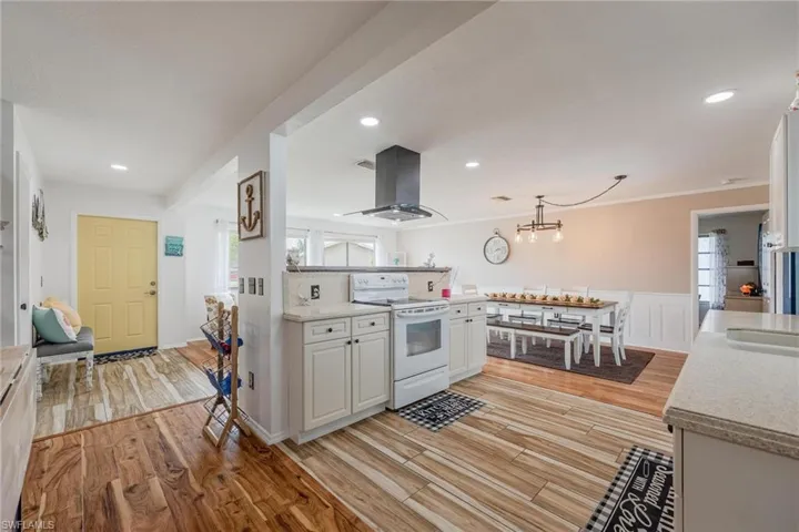 1513  Cambridge  LN, Fort Myers, FL 33919