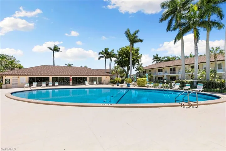 Great pool area, always sunny
