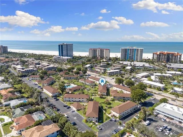 Amenities include barbecue, bike storage, car wash area, community pool with clubhouse, picnic area, and shuffleboard court