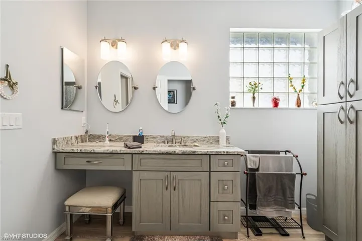 SINK/SHOWER