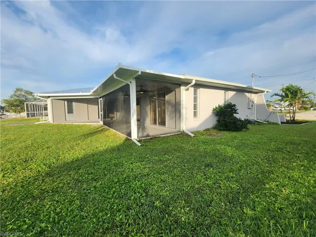 Large Rear Lanai