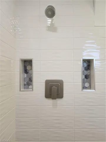 Master Shower has built-in niche areas