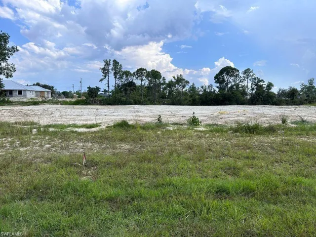 View of yard featuring a rural view