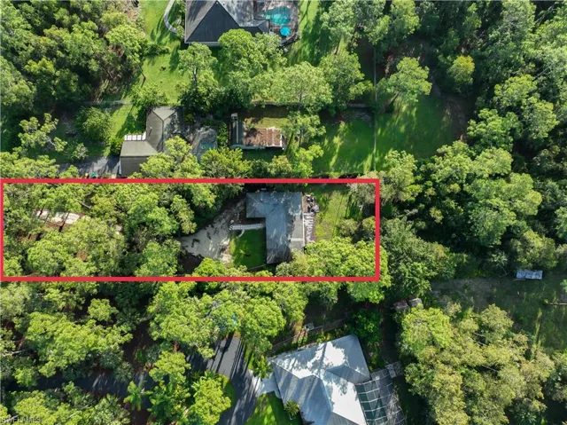 Birds eye view of property