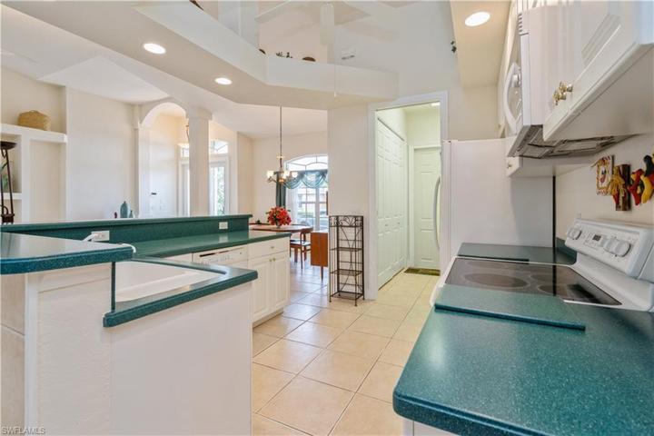 8340 Southwind Bay CIR, FORT MYERS FL 33908