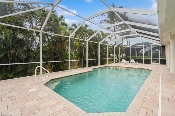 8340 Southwind Bay CIR, FORT MYERS FL 33908
