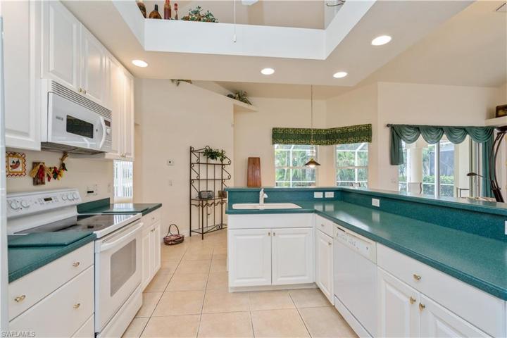 8340 Southwind Bay CIR, FORT MYERS FL 33908