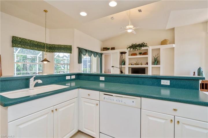 8340 Southwind Bay CIR, FORT MYERS FL 33908