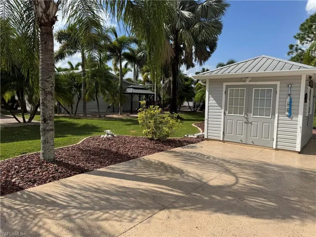 5770  Cypresswoods Resort  DR, Fort Myers, FL 33905