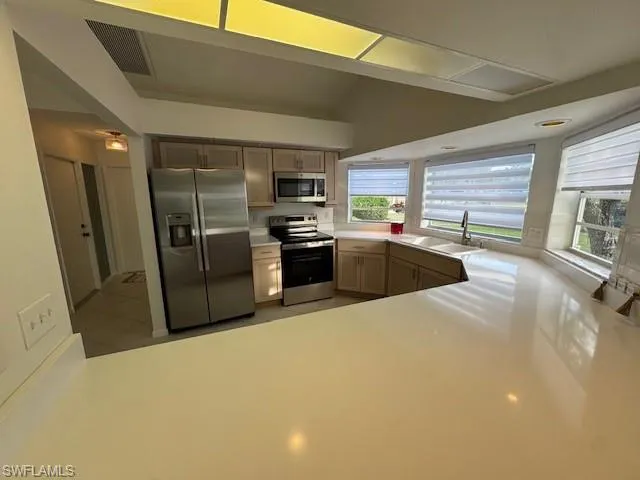 New Kitchen quarts counter tops