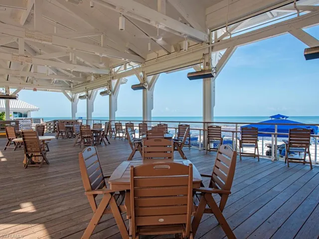 Sandbar deck, relax and enjoy